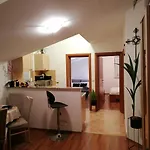 Glorry & Marcelo Apartment