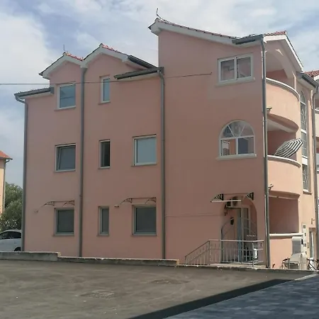 Glorry & Marcelo Apartment Vodice